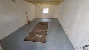 I offer a garage for rent on Rožňavská street (6.30m x