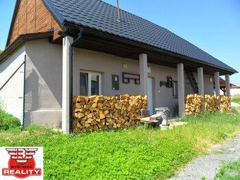 Predám murovanú chatu - prízemie: obývačka,kuchyňa,kumbal,po