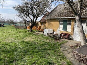 За дорученням власника пропонуємо на продаж хату на Малому