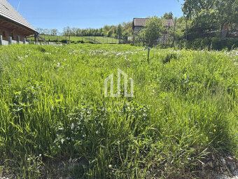 Oferuję na sprzedaż dużą słoneczną działkę w miejscowości