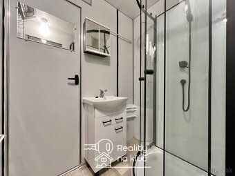 Reality na klíč nabízí pronájem 1+kk bytu se dvěma balkony