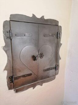Продається стильна дерев'яна хата, зареєстрована як