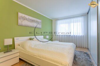 We offer for sale a generously designed brick 7-room family