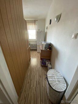 We mediate the sale of a 2-bedroom brick apartment with a