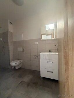 Продам неіндексоване 3-кімнатне житло площею 72 м²