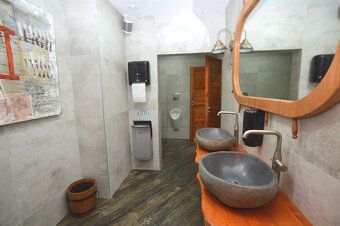 Продається повністю відремонтована ресторан в районі