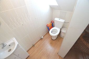 Oferuję na wynajem w centrum dzielnicy katastralnej Wajnor