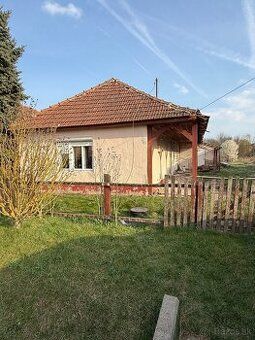 Na prodej cihlový rodinný dům za 19 000 eur na pozemku 1
