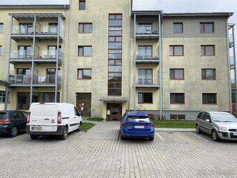 Moderní 1+kk byt se zastřešenou lodžií ve vyhledávané