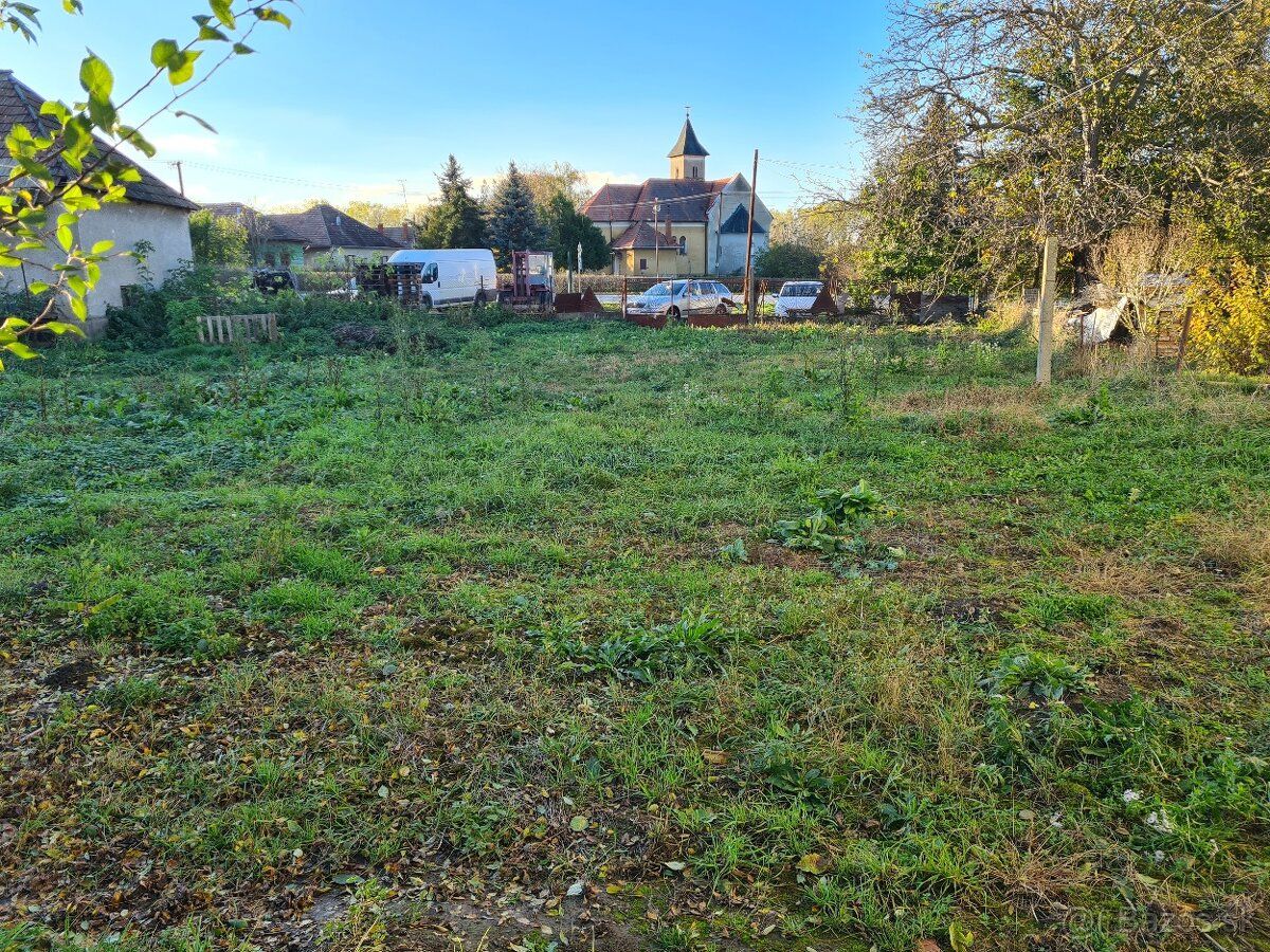 Oferuję na sprzedaż działkę budowlaną o powierzchni 768 m²