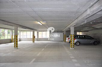 Паркуйте свою машину в безопасности Долгосрочная аренда