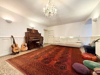 Drian & Tailor Properties Vám ponúka na prenájom izby v jedi