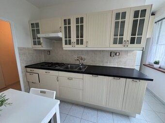 Hľadám samostatnú nepriechodnú izbu v Ružinove, Novom Meste,