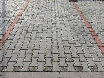Oferuję na sprzedaż zewnętrzne miejsce parkingowe w