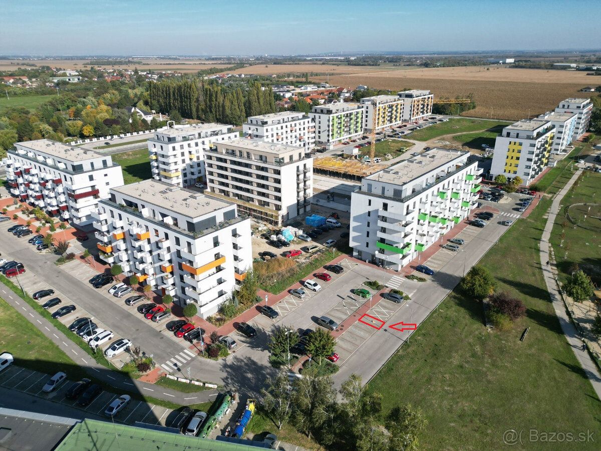 Oferuję na sprzedaż zewnętrzne miejsce parkingowe w