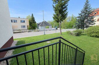 Повністю новий квартира, власний сад і чудове розташування