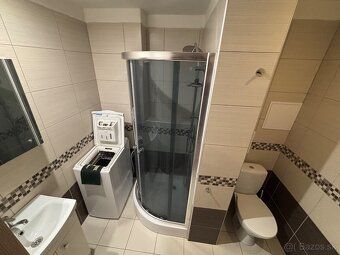 Oferuję do wynajęcia dwupokojowe mieszkanie z przestronnym