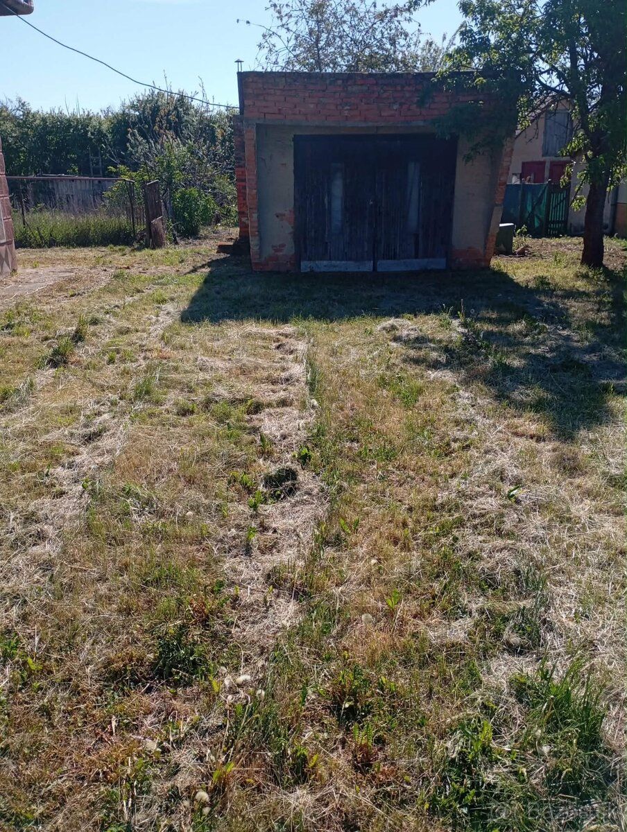 Продається односімейний будинок, розташований у тихому селі