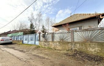 Продається односімейний будинок, розташований у тихому селі