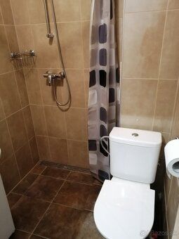 Ponúkam na prenájom zariadenú garsónku , Izba + kuchyňa 17 m