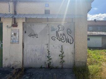 Prodej garáže na ulici Mostná v Handlové v prvním řadě