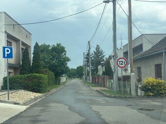 🏡 На продаж земельну ділянку під будівництво – Словацьке