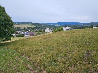 Продам світлу, доступну (1 година від БА), досить велику