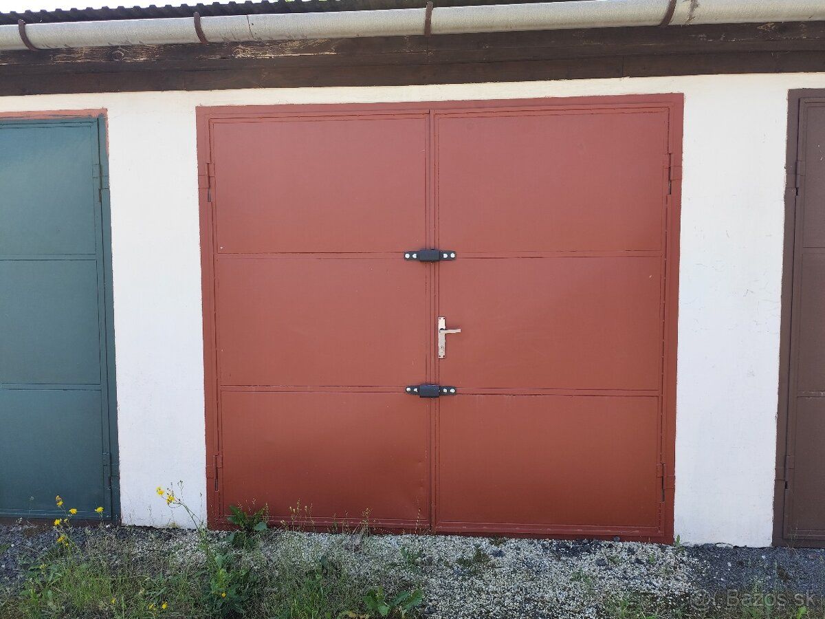 Sprzedam garaż w Liptowskim Mikulašu przy ul. Štefánikovej