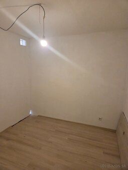 Nabízím k pronájmu 3,5 pokojový byt s balkonem ve městě
