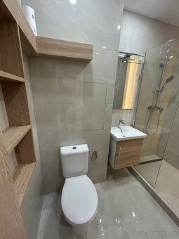 Oferuję do wynajęcia piękny dwupokojowy apartament po