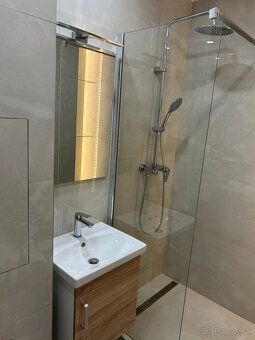 Oferuję do wynajęcia piękny dwupokojowy apartament po