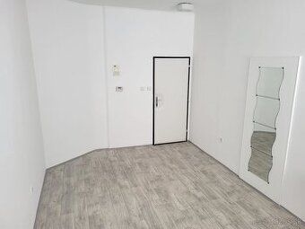 We offer office space in the center of Galanta city at 17
