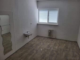 We offer office space in the center of Galanta city at 17