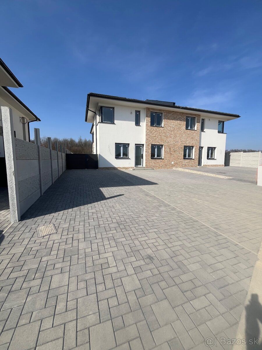 Oferuję do wynajęcia przestronne 3 pokojowe mieszkania w