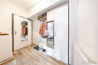 B10 offers you for sale a practically designed one-bedroom