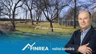 Продається земельна ділянка площею 2274 м², розташована в