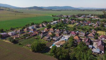 Predstavte si bývanie v tichej lokalite obklopenej prírodou,