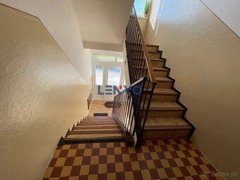 Lenyo offers you for sale a large 3-room apartment in the
