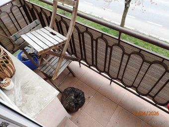 The subject of the auction is an apartment located at 17