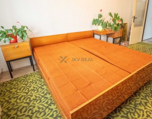 We offer for sale a 3-room apartment in personal ownership