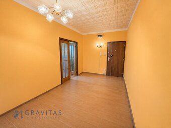 We offer for sale a spacious 3-room apartment with a total