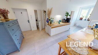 *** QUIET AND BEAUTIFUL NATURE-FILLED LOCATION, STYLISH