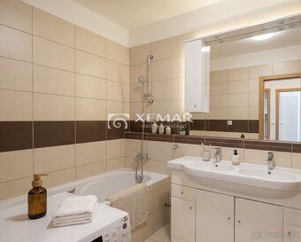 XEMAR (or 0948 189 375) offers for sale a modern, sunny and