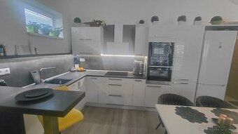 We offer for sale a new construction 3-room apartment in