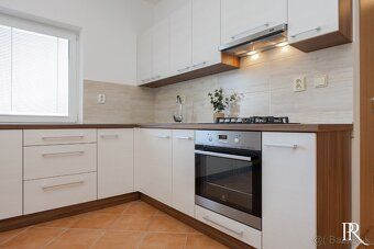 We offer for sale a new construction 3-room apartment in