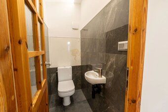 We offer for sale a 3-room apartment at Nobelova Street