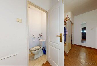 We offer for sale a pleasant 2-bedroom apartment with an