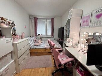 We offer exclusively for sale an exclusive duplex 4 room