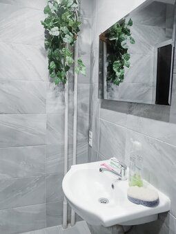We offer for sale a beautifully renovated, sunny 2-room
