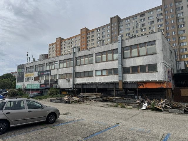 Type: Commercial premises Street: Holíčska Village
